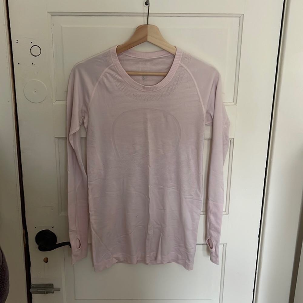 Long sleeve light pink swiftly tech shirt